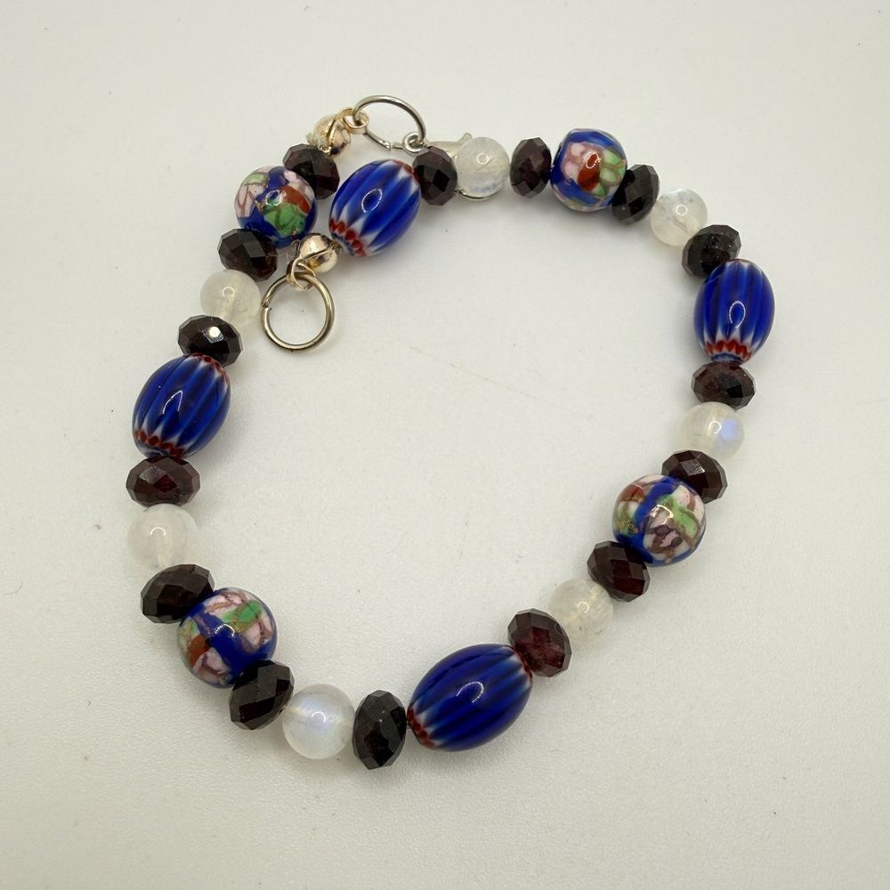 Stunning cloisonné, garnet, moonstone, and ceramic beaded bracelet!‎
